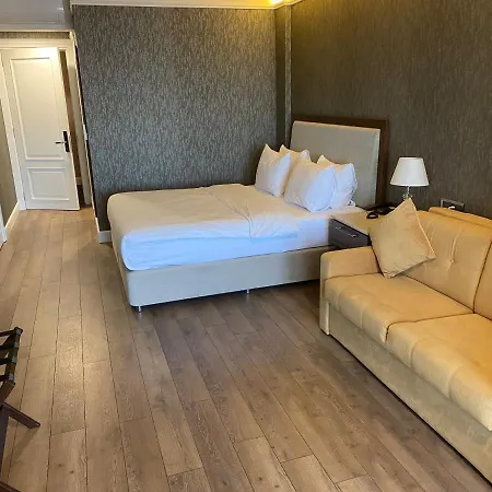 Mell Hotel 4*